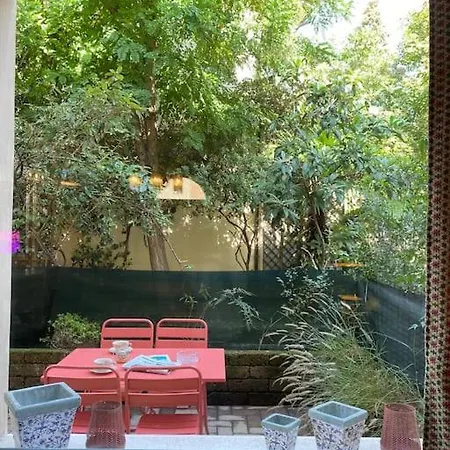 Maggie's Place With Private Backyard