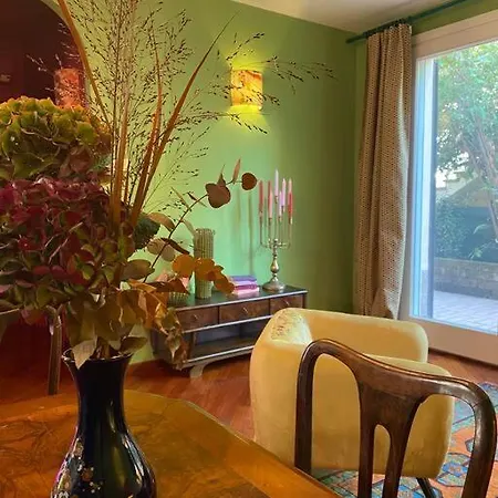 Maggie's Place With Private Backyard رافيننا