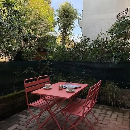 Daire Maggie's Place With Private Backyard