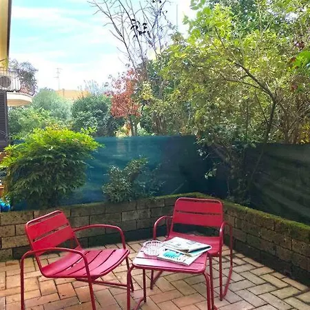 شقة Maggie's Place With Private Backyard
