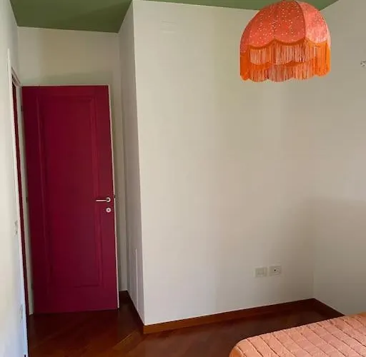 아파트 Maggie's Place With Private Backyard *