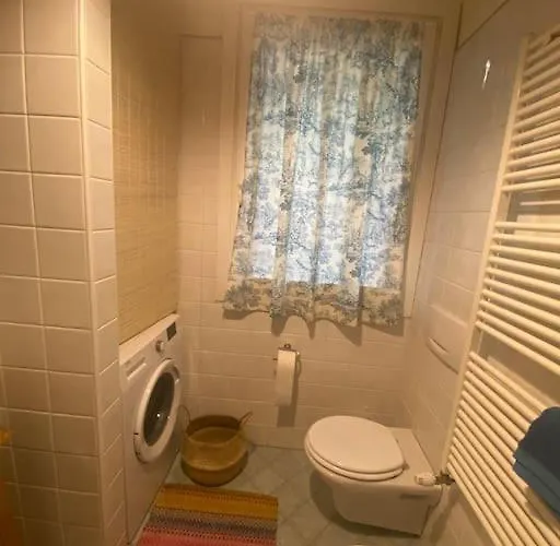 Maggie's Place With Private Backyard