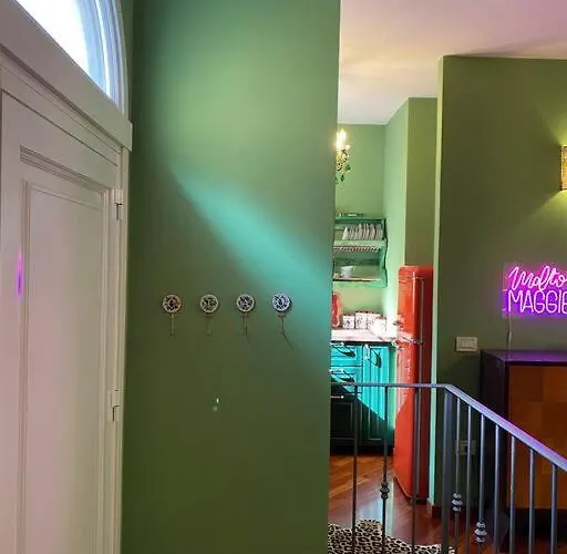 Maggie's Place With Private Backyard *